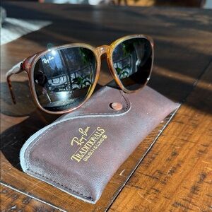 Vintage Women’s Ray-Ban Tortoise Shell Sunglasses with Brown Case
